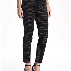 Old Navy Black and White Polka Dot Mid-Rise Cropped Pixie Pants